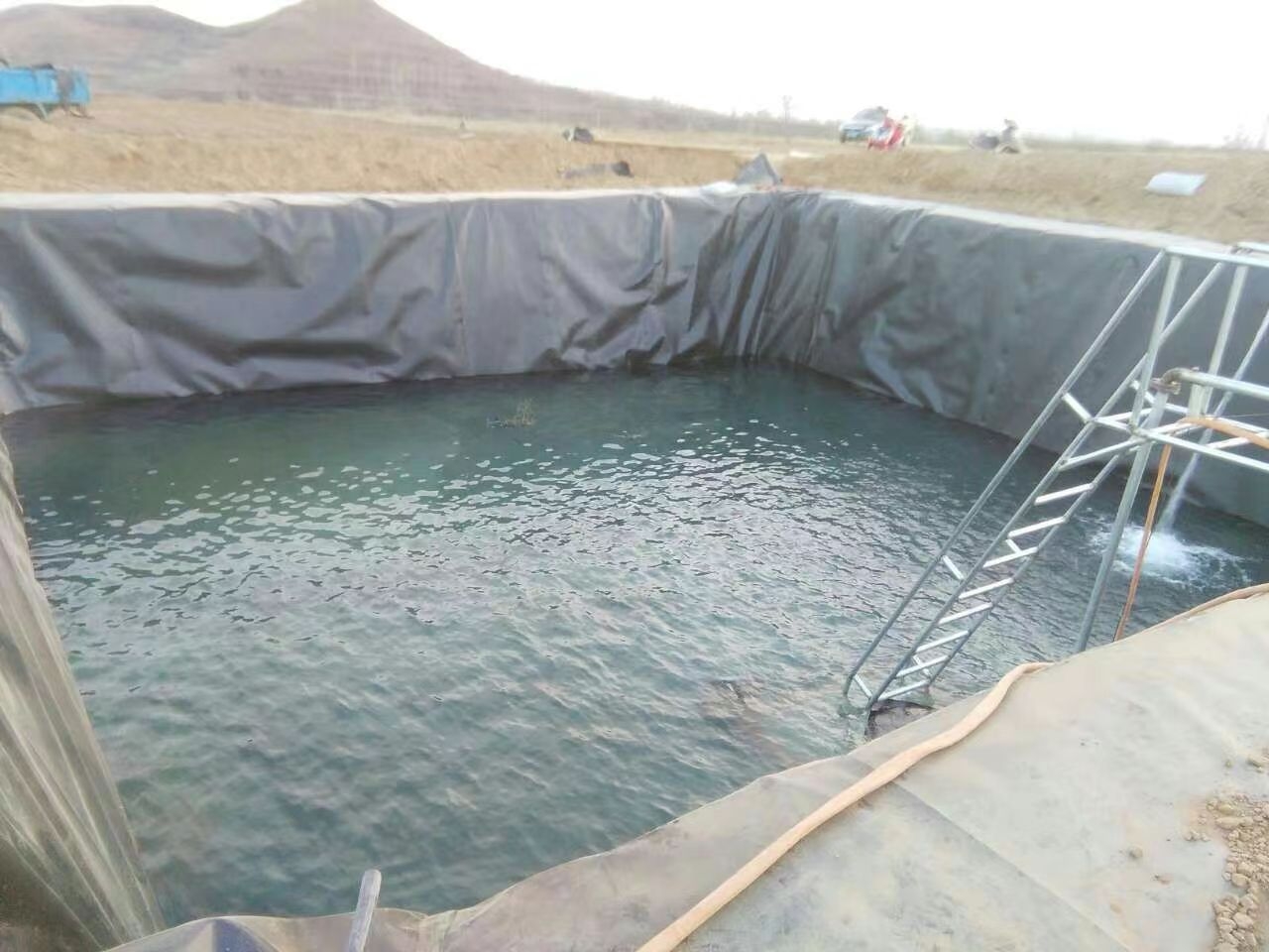 果园滴灌蓄水池防渗土工膜